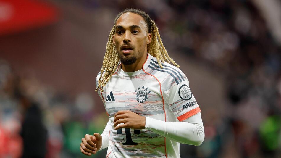 Sacha Boey, FC Bayern München, Fussball