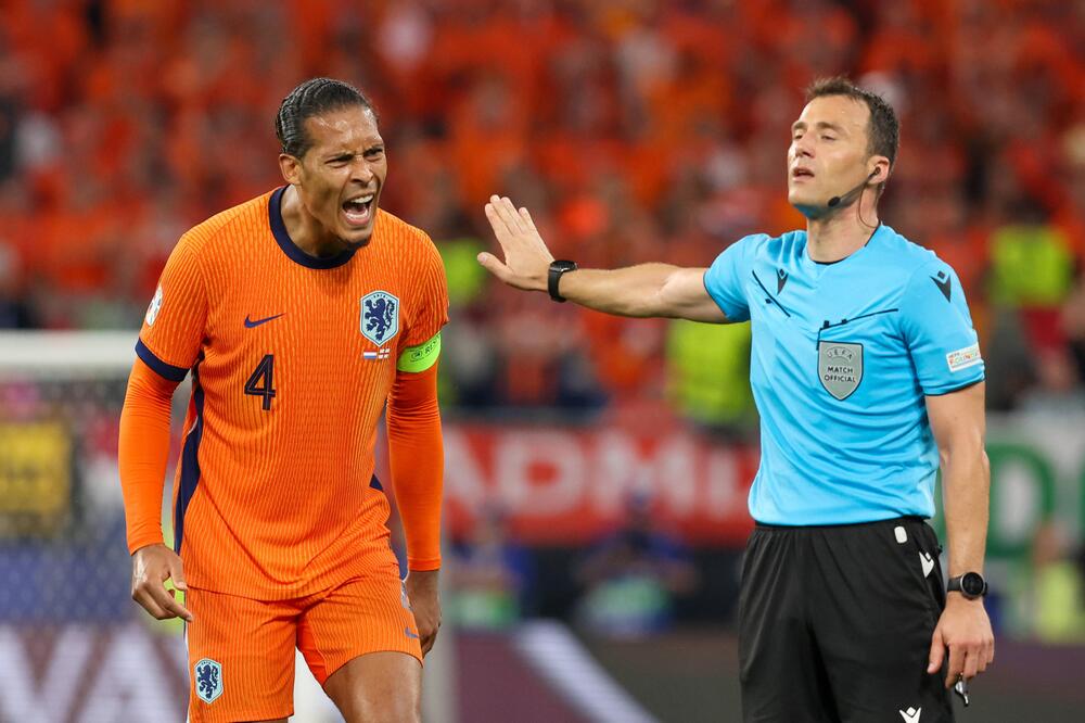 Virgil van Dijk und Felix Zwayer