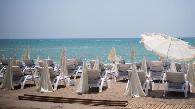 Leerer Strand in Antalya