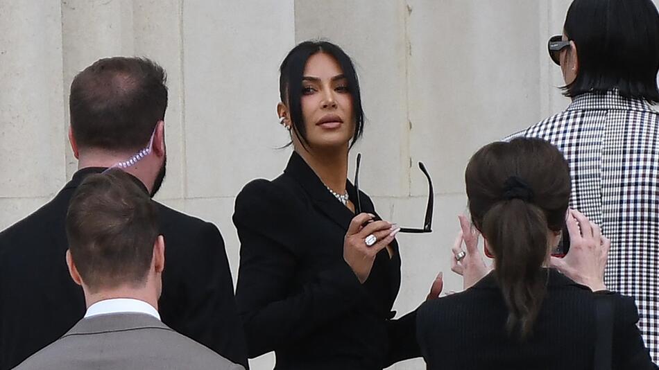 Mitte Mai 2025 war Kim Kardashian als Zeugin vor Gericht in Paris.
