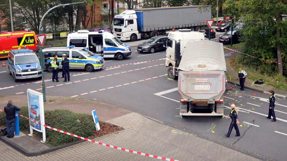 Elfjährige stirbt nach Zusammenstoss mit LKW