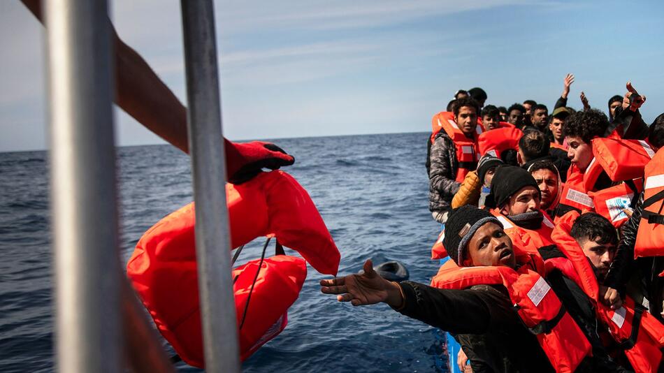 Flüchtling stirbt auf Seenotrettungsschiff im Mittelmeer