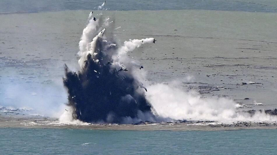 Kleine Insel vor Japan entstanden