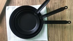 Neue Pfanne auskochen