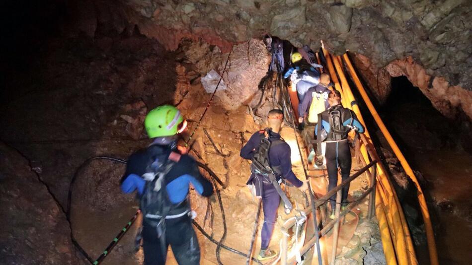 Höhlendrama in Thailand - Rettungsarbeiten