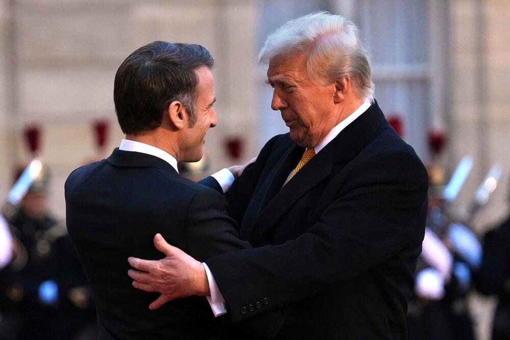 Macron empfängt Trump im Élysée-Palast in Paris