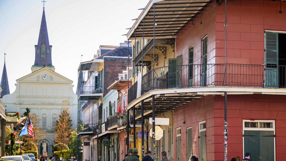 Auto fährt in Menschenmenge in New Orleans