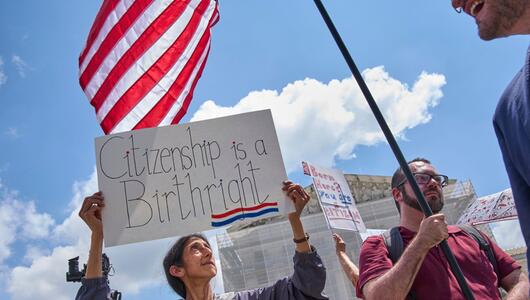 Das Dekret zum Geburtsrecht ist umstritten