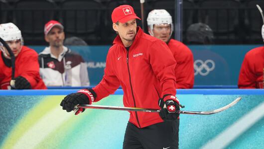 Schweizer Eishockey Verband zieht Konsequenzen: Trainerwechsel nach gefälschtem Impfausweis