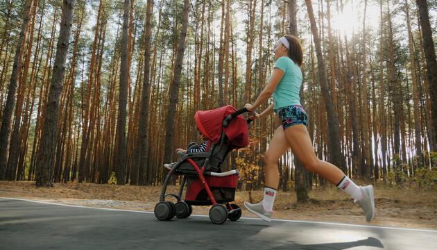 Kinderwagen wirkt beim Joggen wie ein Stossdämpfer