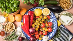 Verschiedene Zutaten der mediterranen Küche