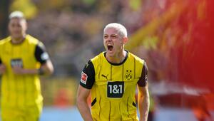 Dortmunds Julian Ryerson beim Torjubel in der BayArena.