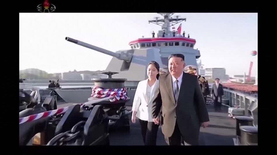 Nordkoreanisches Kriegsschiff bei Stapellauf umgekippt