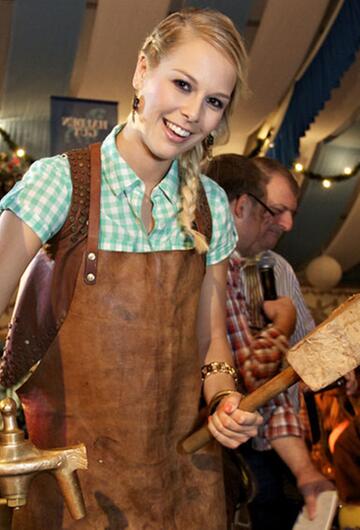 Linda Fäh eröffnet die Züri-Wiesn 2012