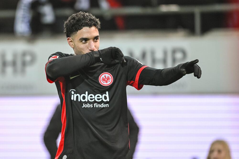 Jubelt Frankfurt-Stürmer Omar Marmoush bald für Manchester City?