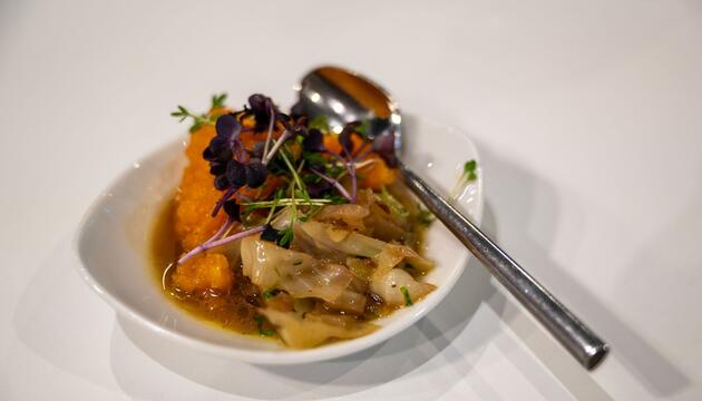 Schmorkohl zubereitet von Bio-Spitzenkoch Sebastian Junge