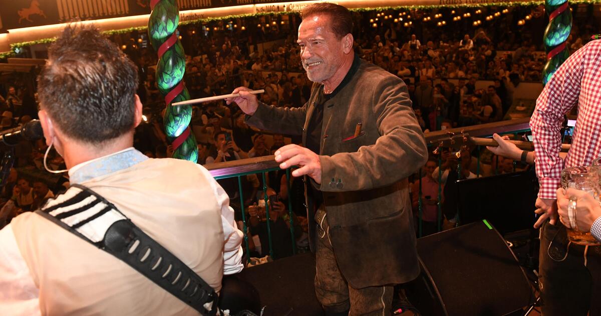 Terminator in Tracht Arnold Schwarzenegger feiert auf Oktoberfest GMX.CH