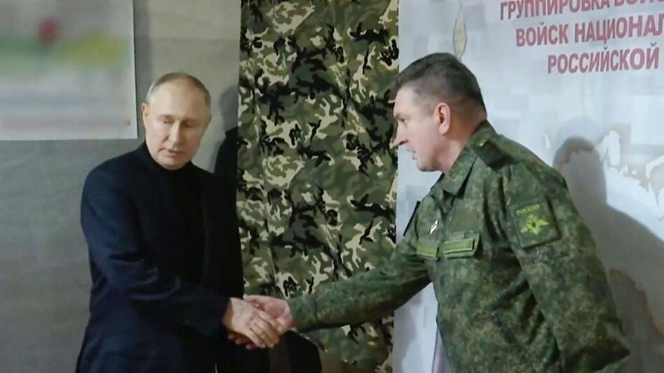 Kremlchef Wladimir Putin und Generaloberst Alexander Lapin