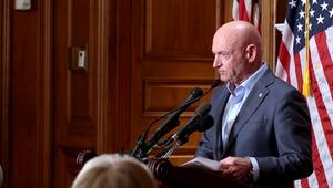 US-Gericht schützt Senator Kelly vor Pentagon-Sanktionen