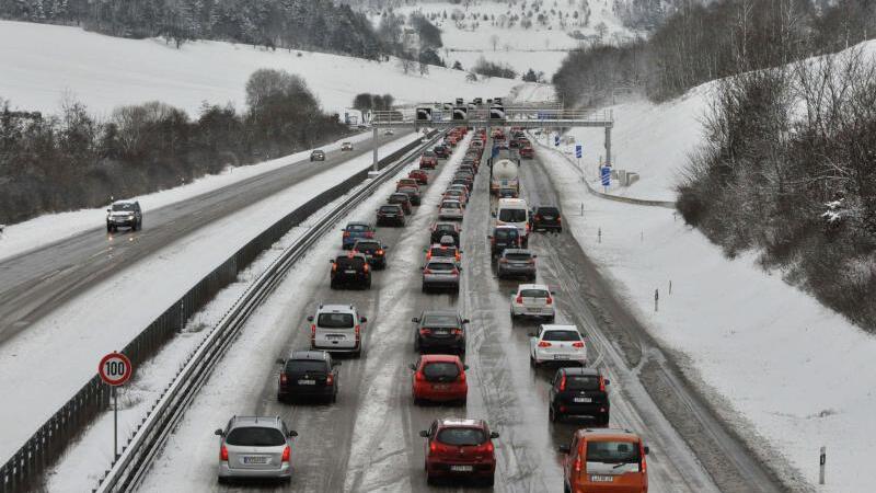 Stau auf der A8