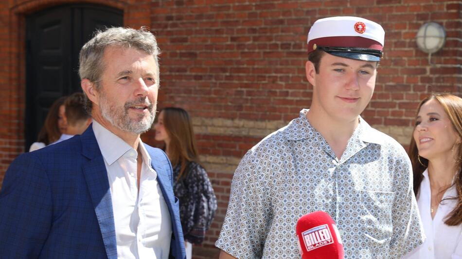 König Frederik X. und Sohn Prinz Christian, hier im Juni in Kopenhagen.