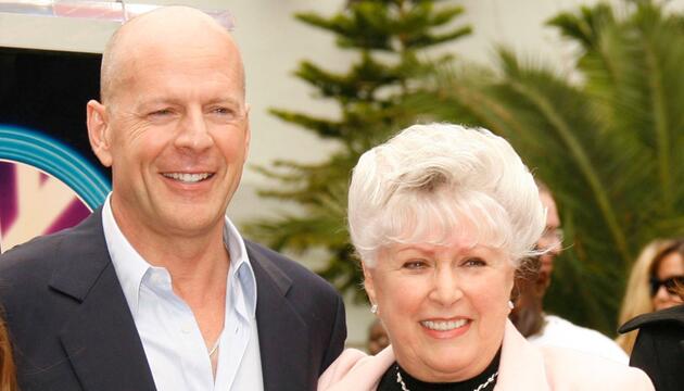 Bruce Willis und Mutter Marlene im Jahr 2006.
