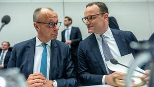 Merz und Spahn in einer Fraktionssitzung.