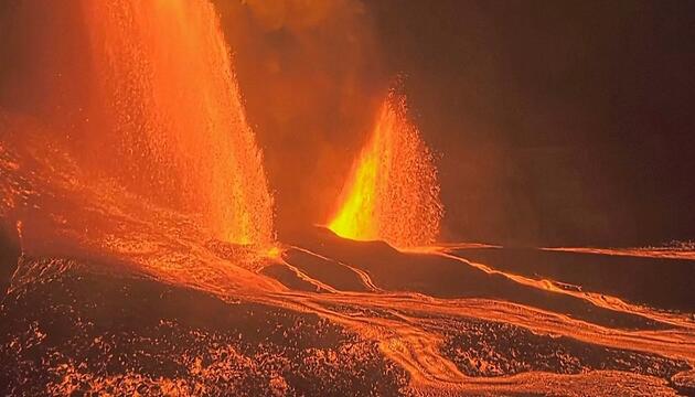 Lavafontänen höher als das Empire State Building: Vulkan bricht auf Hawaii aus