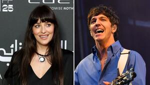 Hat wohl ein Faible für Musiker: Dakota Johnson soll mit Sänger Role Model liiert sein.