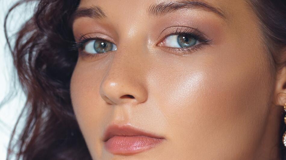 Mermaid Eyes sind auch diesen Sommer der schönste Augen-Make-up-Trend.