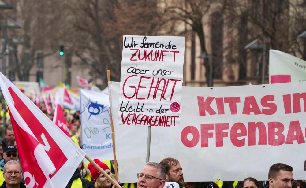 Warnstreik im öffentlichen Dienst in Hessen