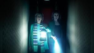 Lin Shaye (l.) ist in ihrer Rolle als Medium Elise Raini auch in "Insidious: Out of the Further" ...