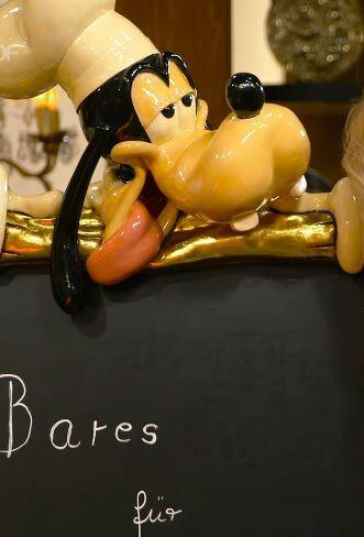 Expertin bei "Bares für Rares"