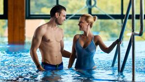 Gemeinsam abschalten im warmen Wasser.