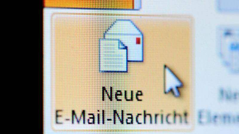 Email an eine Behörde