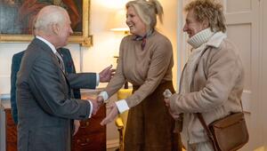 Beim 35. Jubiläum der King's Foundation begrüsst König Charles III. Penny Lancaster und Sir Rod ...