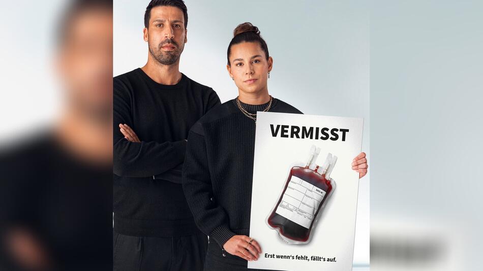 Fussball-Nationalspielerin Lena Oberdorf und Fussball-Weltmeister Sami Khedira rufen zur ...