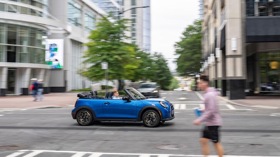 Profilansicht vom Mini Cabrio