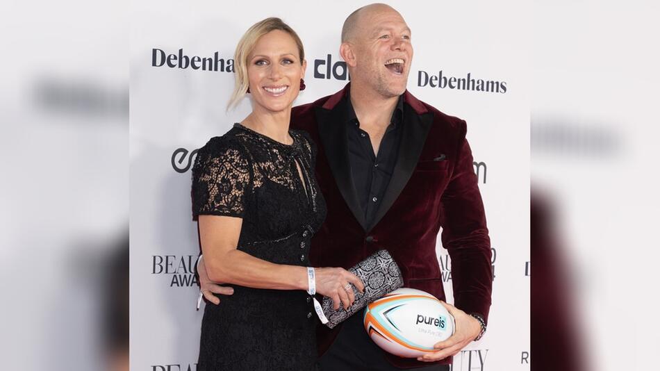 Des einen Clutch ist des anderen Rugbyball: Zara und Mike Tindall hatten sichtlich Spass an ihrem ...