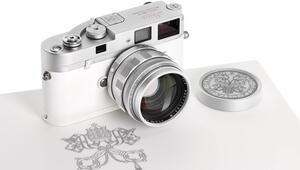 Leica-Kamera aus dem Besitz von Papst Franziskus