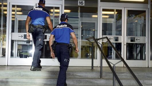 Hohe Freiheitsstrafen für zwei Brüder wegen Femizid in Chiasso.