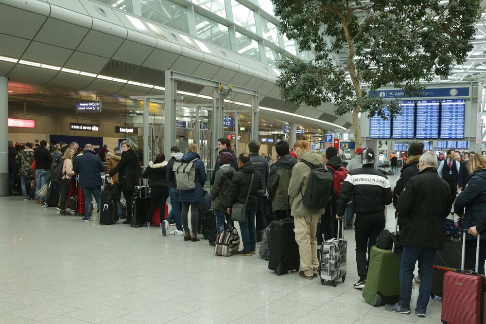 Sturmtief "Sabine" - Flughafen Düsseldorf