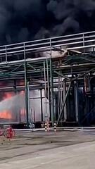 Explosion gerade noch verhindert: Feuer in grösster Ölraffinerie Ecuadors