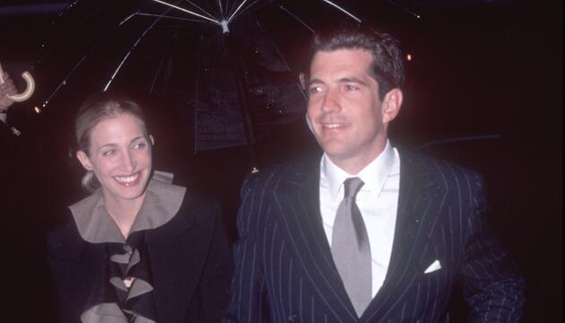 John F. Kennedy Jr. und seine Frau Carolyn starben 1999 bei einem Flugzeugabsturz.