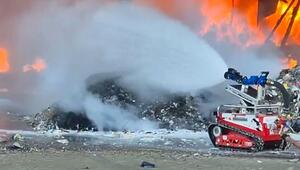 Inferno in der Toskana: Feuerwehr setzt Roboter bei Kunststofflager-Brand ein