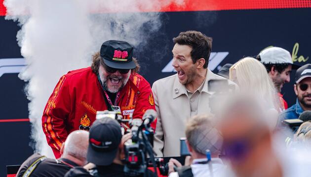 Jack Black (l.) und Chris Pratt am Suzuka International Racing Course am 29. März.