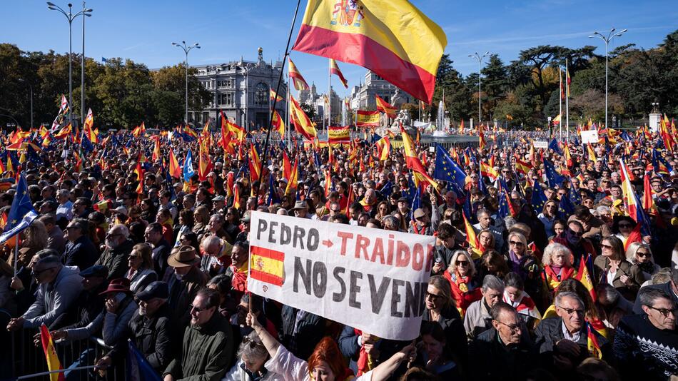 Grossdemonstration in Madrid gegen Amnestie für Katalanen