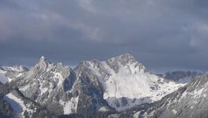 Der erste Schnee der Saison: Die Alpen zeigen sich weiss gepudert