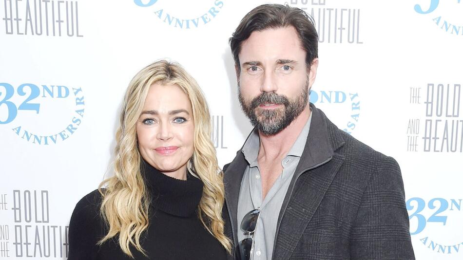 Anfang Juli wurde bekannt, dass Denise Richards und Aaron Phypers sich scheiden lassen.