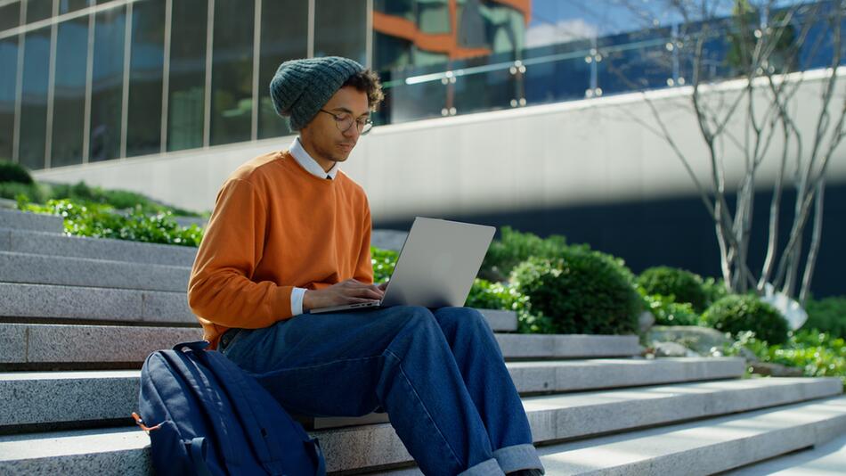 Studie zur Gen Z: Fast jeder zweite junge Arbeitnehmer plant Jobwechsel